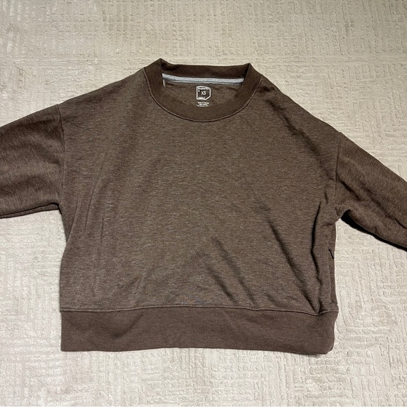 Proto101 Women’s XS Cropped Crew Sweater - Picture 1 of 6